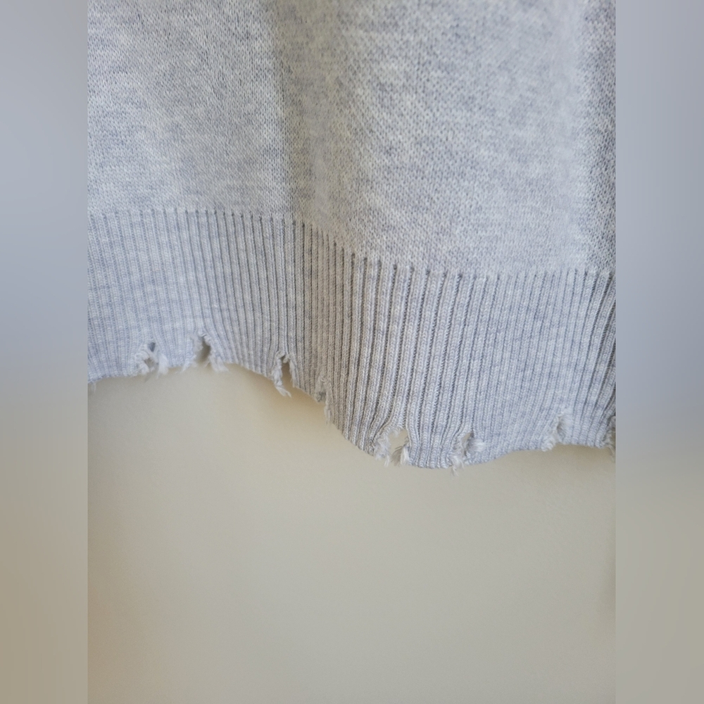 Fate Intentionally Distressed Grey Sweater Size L - Picture 2 of 8